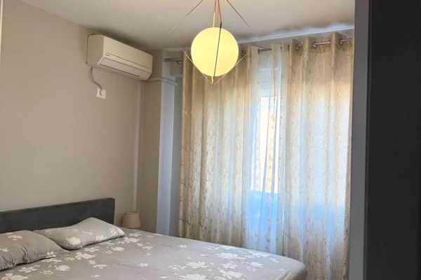 Shtepi me qera 2+1 ne Tirane - 800 Euro