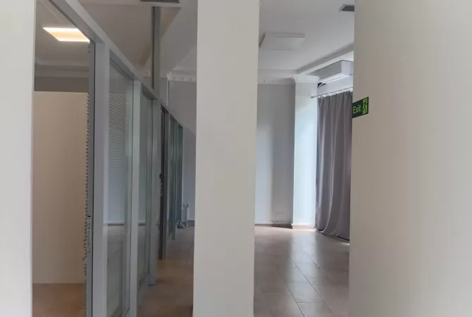 Business Property for Rent 3+1 in Tirana - 800 Euro