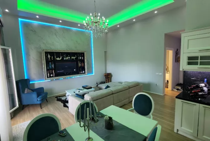 Shtepi me qera Apartament ne Tirane, 2+1, Mobilimi E mobiluar, Pagesa 1,800  Euro.