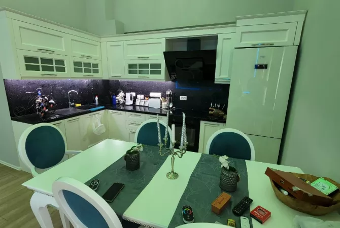 Shtepi me qera Apartament ne Tirane, 2+1, Mobilimi E mobiluar, Pagesa 1,800  Euro.