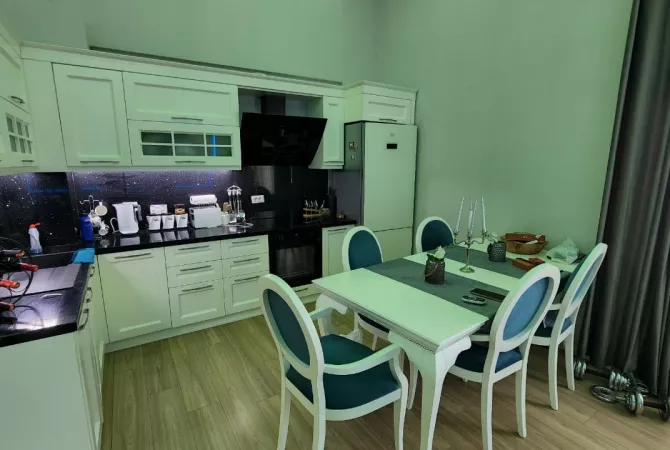 Shtepi me qera Apartament ne Tirane, 2+1, Mobilimi E mobiluar, Pagesa 1,800  Euro.