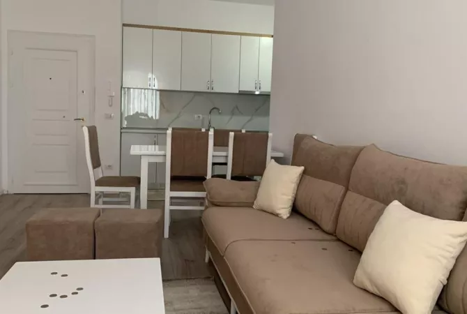 Shtepi me qera 2+1 ne Tirane - 450 Euro