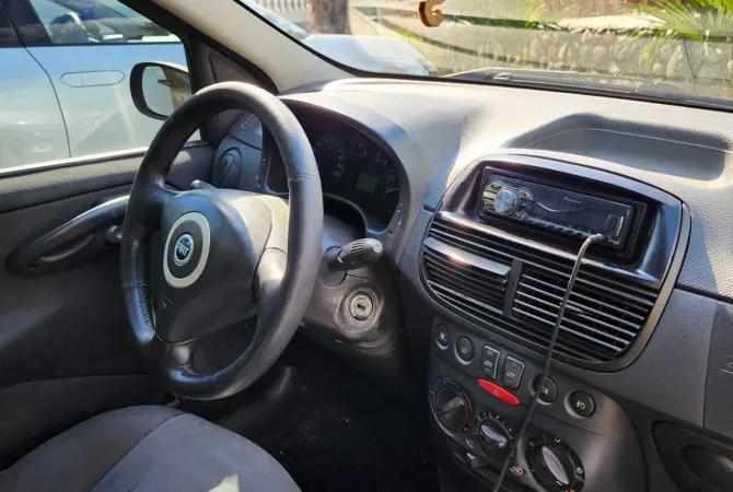 Makina ne shitje ne Tirane - 280,000 Leke