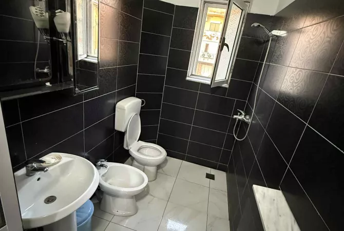 Shtepi me qera 2+1 ne Tirane - 45,000 Leke
