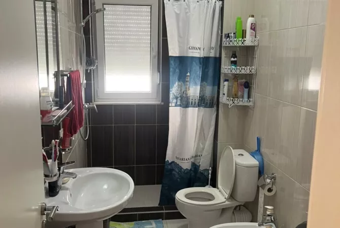 Shtepi ne shitje Apartament ne Durres, 2+1, Mobilimi E mobiluar, Pagesa 220,000  Euro.