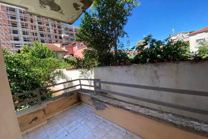 Shtepi me qera 2+1 ne Tirane - 350 Euro