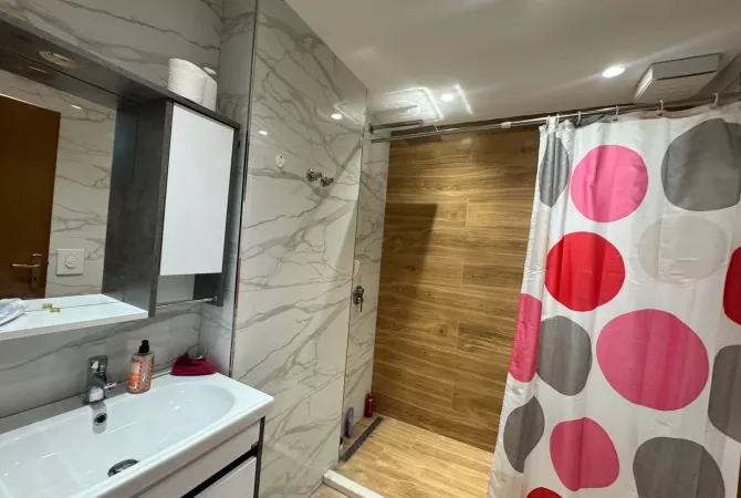 Shtepi me qera 3+1 ne Tirane - 700 Euro