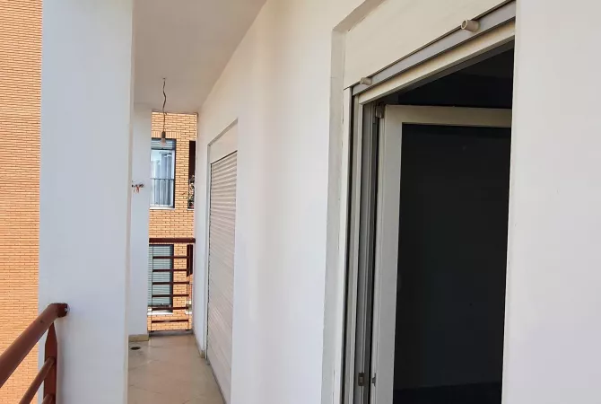 Shtepi me qera Apartament ne Tirane, 2+1, Mobilimi E mobiluar, Pagesa 55,000  Leke.