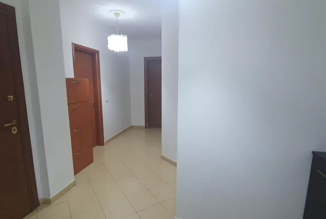 Shtepi me qera Apartament ne Tirane, 2+1, Mobilimi E mobiluar, Pagesa 55,000  Leke.