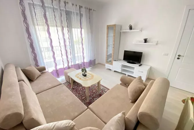 Shtepi me qera Apartament ne Tirane, 3+1, Mobilimi E mobiluar, Pagesa 600  Euro.