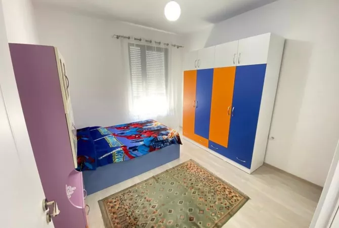 Shtepi me qera Apartament ne Tirane, 3+1, Mobilimi E mobiluar, Pagesa 600  Euro.