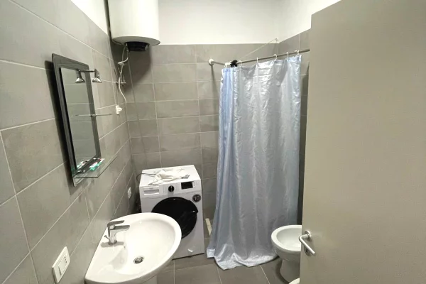 Shtepi me qera 2+1 ne Tirane - 50,000 Leke