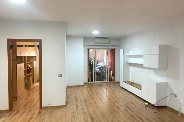 Shtepi me qera 2+1 ne Tirane - 600 Euro