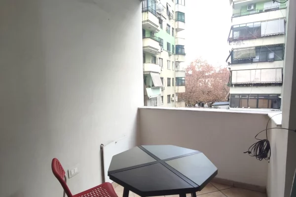 Shtepi me qera Apartament ne Tirane, 2+1, Mobilimi Pjeserisht e mobiluar, Pagesa 600  Euro.