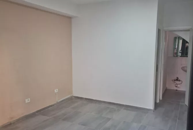 Ambjent biznesi me qera 1+1 ne Tirane - 450 Euro