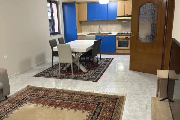 Shtepi me qera 2+1 ne Tirane - 400 Euro