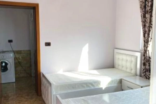 Shtepi me qera Apartament ne Tirane, 2+1, Mobilimi E mobiluar, Pagesa 600  Euro.