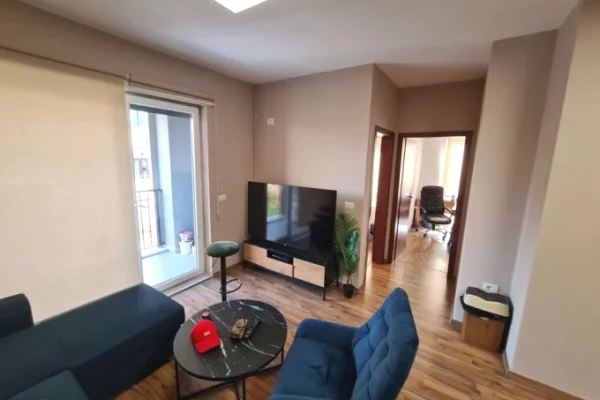 Jepet ambient biznesi 4+1+2+ 2 Poste Parkimi me qira , tek 21 Dhjetori 