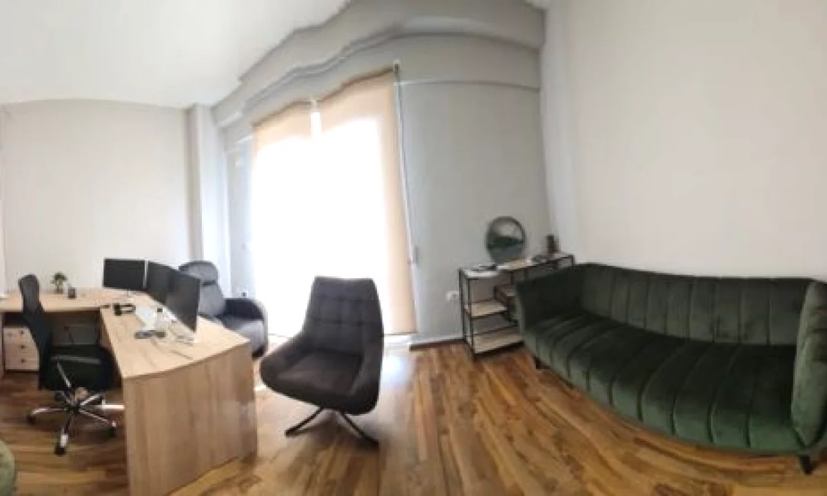 Jepet ambient biznesi 4+1+2+ 2 Poste Parkimi me qira , tek 21 Dhjetori 