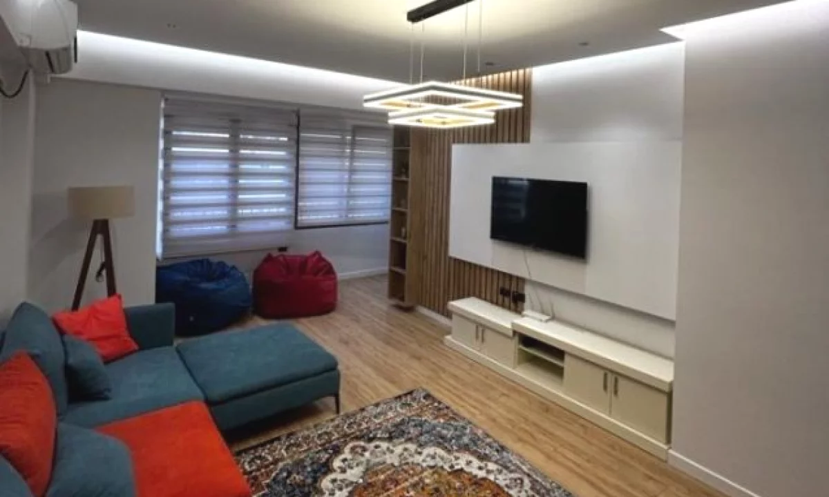 Shtepi me qera Apartament ne Tirane, 2+1, Mobilimi E mobiluar, Pagesa 1,000  Euro.