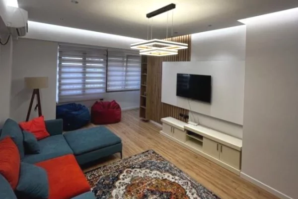 Shtepi me qera 2+1 ne Tirane - 1,000 Euro