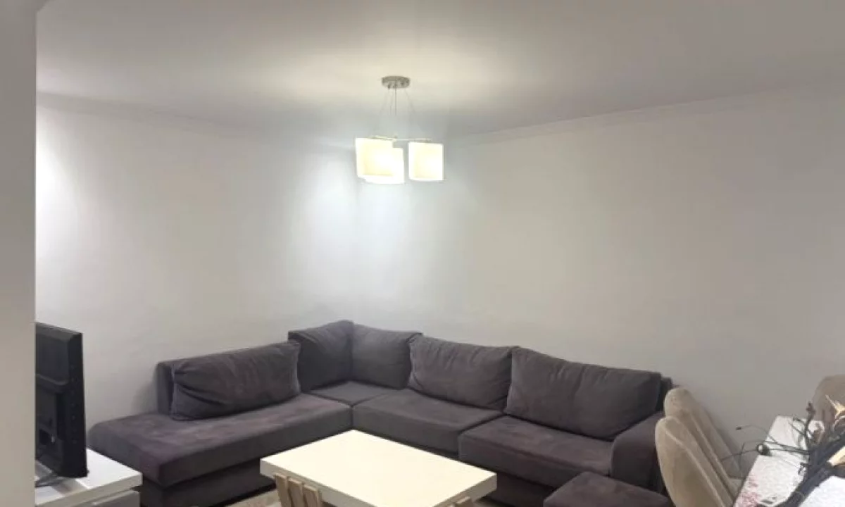 Shtepi me qera Apartament ne Tirane, 1+1, Mobilimi E mobiluar, Pagesa 500  Euro.