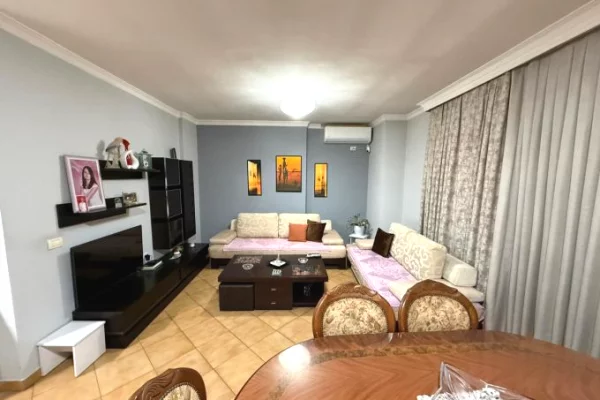 Jepet apartament 1+1+depo+garazhd me qira tek Rruga Dritan Hoxha, Laprake