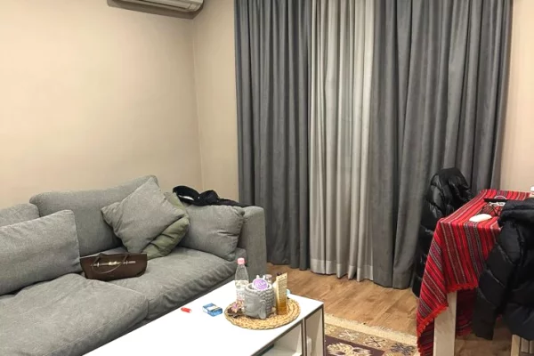 Jepet me qira apartament 1+1, prane Shkolles Harry Fultz