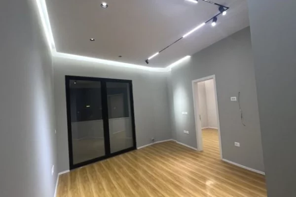 Ambient biznesi me qera 1+1 ne Tirane - 590 Euro