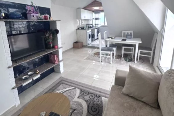 Jepet apartament 1+1 me qira , tek Fresku, prane Kompleksit Riviera , Kinostudio .