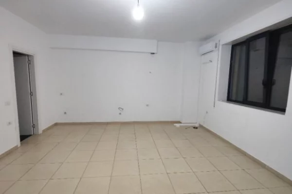Business Property for Rent 3+1 in Tirana - 370 Euro