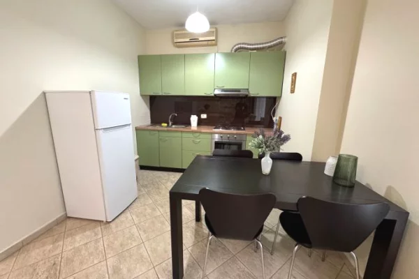 Jepet apartament 1+1 me qira tek Ali Demi , prane Bar Britaniku , Tregu Elektrik .