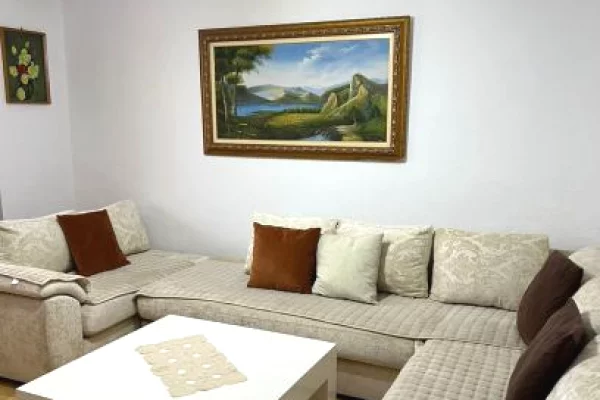 Jepet me qira apartament 1+1, tek Oxhaku, prane Shkolles se Bashkuar , Oxhaku , Brryli , Xhamlliku .