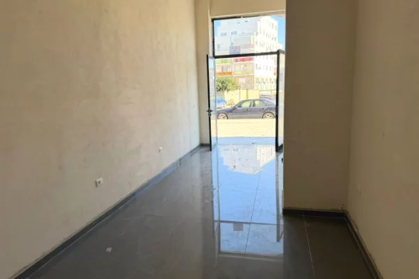 Jepet ambient biznesi ne Astir , Yzberisht , Unaza e Re , Kashar , Rruga Teodor Keko .