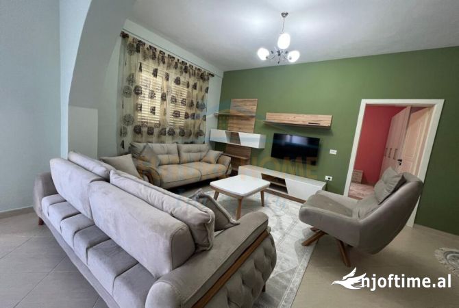 Shtepi me qera 2+1 ne Tirane - 550 Euro