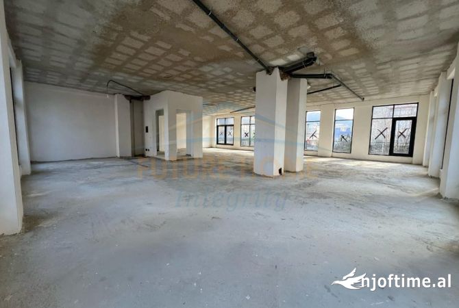 Ambient biznesi me qera 1+1 ne Tirane - 2,500 Euro