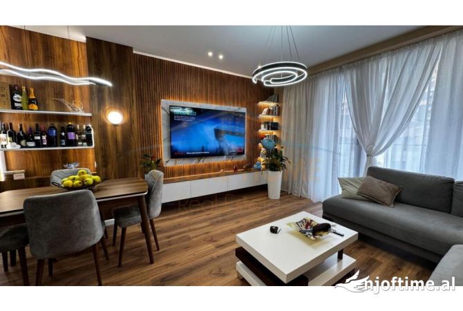 Shtepi me qera 2+1 ne Tirane - 750 Euro