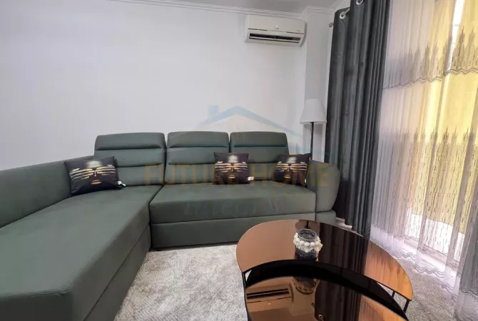 Shtepi me qera 2+1 ne Tirane - 780 Euro
