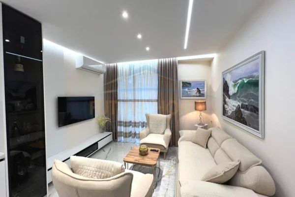 Shtepi me qera 2+1 ne Tirane - 1,400 Euro