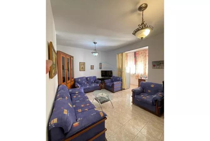Shtepi me qera 1+1 ne Tirane - 490 Euro