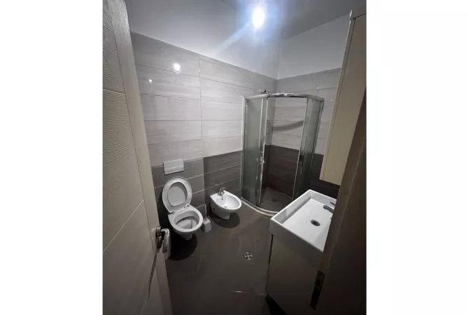 Shtepi me qera Apartament ne Tirane, 2+1, Mobilimi E mobiluar, Pagesa 550  Euro.