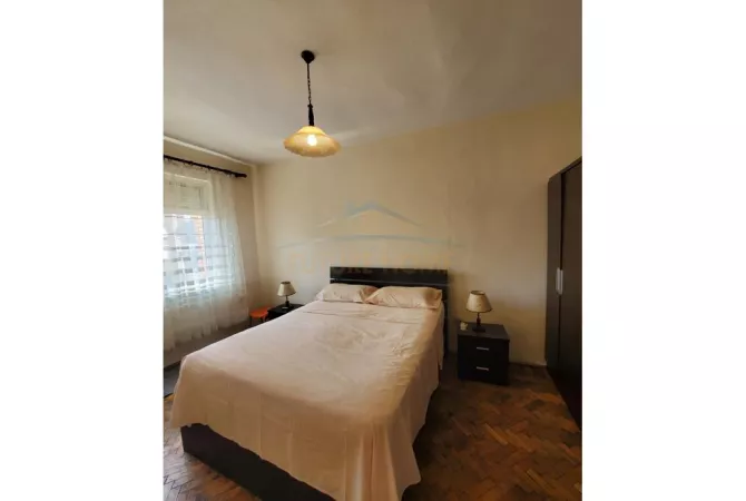 Shtepi me qera Apartament ne Tirane, 2+1, Mobilimi E mobiluar, Pagesa 650  Euro.