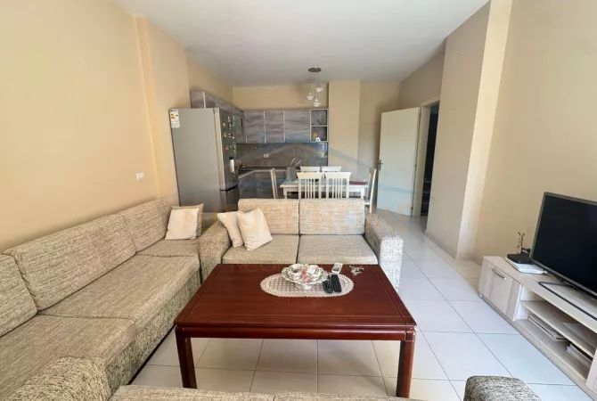 Shtepi me qera 2+1 ne Tirane - 470 Euro