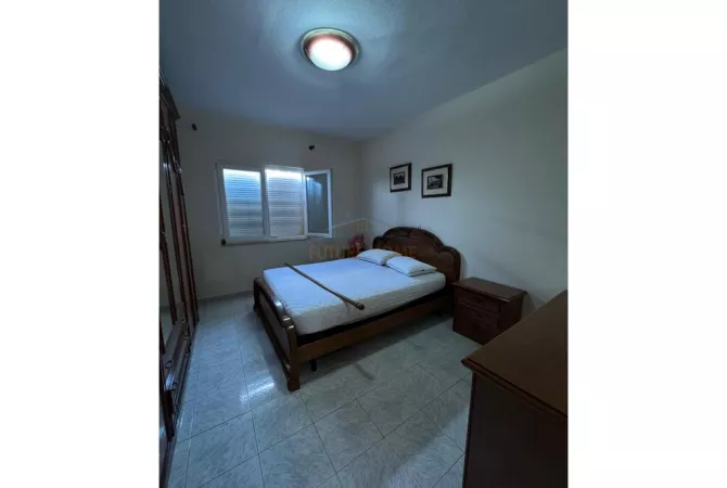 Shtepi me qera Apartament ne Tirane, 2+1, Mobilimi E mobiluar, Pagesa 500  Euro.