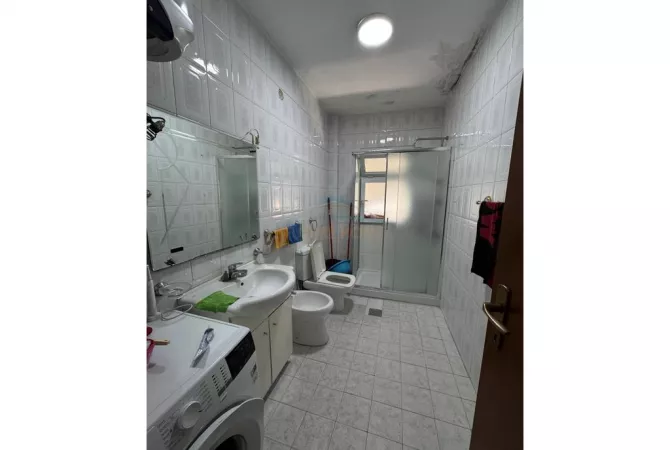 Shtepi me qera Apartament ne Tirane, 2+1, Mobilimi E mobiluar, Pagesa 500  Euro.