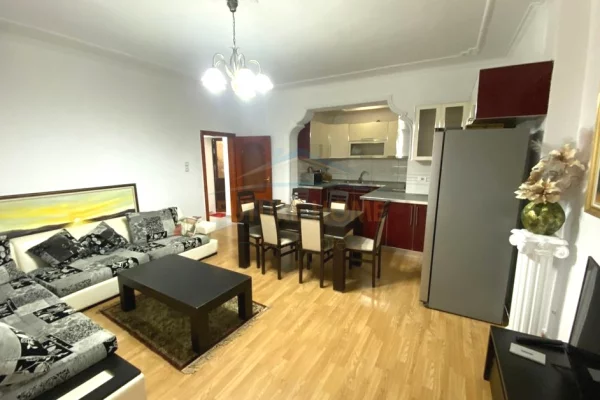 Shtepi me qera 2+1 ne Tirane - 600 Euro