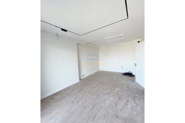 Shtepi ne shitje Apartament ne Tirane, 2+1, Mobilimi Bosh, pa mobiluar, Pagesa 235,000  Euro.