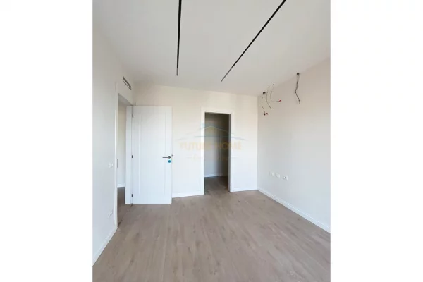 Shtepi ne shitje Apartament ne Tirane, 2+1, Mobilimi Bosh, pa mobiluar, Pagesa 235,000  Euro.