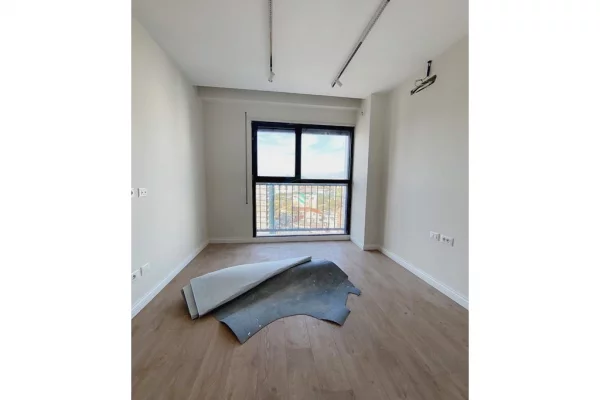 Shtepi ne shitje Apartament ne Tirane, 2+1, Mobilimi Bosh, pa mobiluar, Pagesa 235,000  Euro.