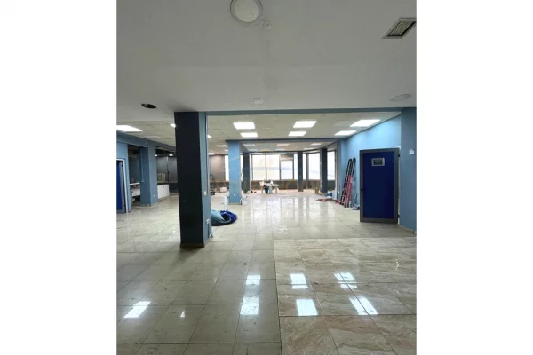 Ambient biznesi me qera 3+1 ne Tirane - 2,300 Euro